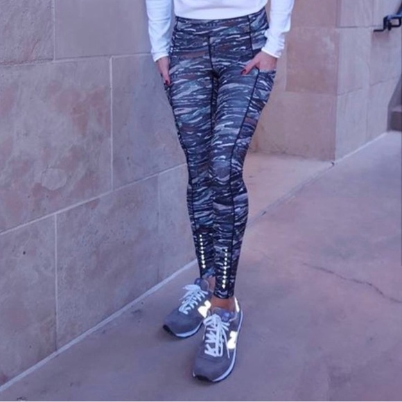 Lululemon 7/8 Fast & Free leggings - Picture 2 of 6